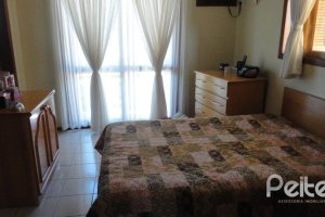 Casa à venda com 156m², 3 dormitórios, 1 suíte, 2 vagas, no bairro Espírito Santo em Porto Alegre