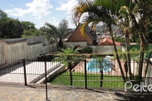 Casa à venda com 156m², 3 dormitórios, 1 suíte, 2 vagas, no bairro Espírito Santo em Porto Alegre