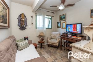 Casa à venda com 359m², 3 dormitórios, 1 suíte, 2 vagas, no bairro Ipanema em Porto Alegre