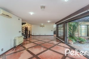 Casa em Condomínio à venda com 493m², 5 dormitórios, 5 suítes, 4 vagas, no bairro Terra Ville em Porto Alegre