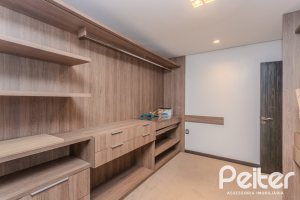Casa em Condomínio à venda com 493m², 5 dormitórios, 5 suítes, 4 vagas, no bairro Terra Ville em Porto Alegre