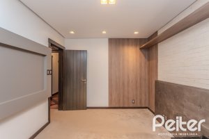 Casa em Condomínio à venda com 493m², 5 dormitórios, 5 suítes, 4 vagas, no bairro Terra Ville em Porto Alegre