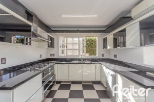 Casa em Condomínio à venda com 493m², 5 dormitórios, 5 suítes, 4 vagas, no bairro Terra Ville em Porto Alegre
