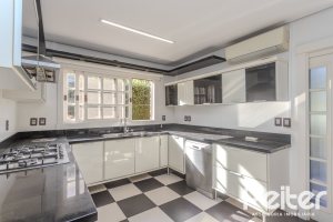 Casa em Condomínio à venda com 493m², 5 dormitórios, 5 suítes, 4 vagas, no bairro Terra Ville em Porto Alegre