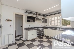 Casa em Condomínio à venda com 493m², 5 dormitórios, 5 suítes, 4 vagas, no bairro Terra Ville em Porto Alegre