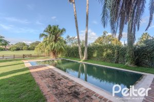 Casa em Condomínio à venda com 493m², 5 dormitórios, 5 suítes, 4 vagas, no bairro Terra Ville em Porto Alegre