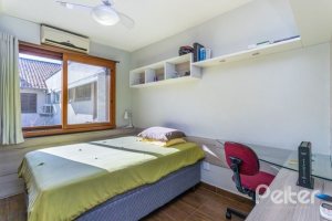 Apartamento à venda com 122m², 3 dormitórios, 1 suíte, 2 vagas, no bairro Ipanema em Porto Alegre