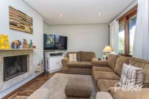 Apartamento à venda com 122m², 3 dormitórios, 1 suíte, 2 vagas, no bairro Ipanema em Porto Alegre