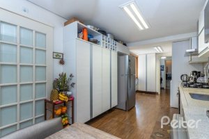 Apartamento à venda com 122m², 3 dormitórios, 1 suíte, 2 vagas, no bairro Ipanema em Porto Alegre