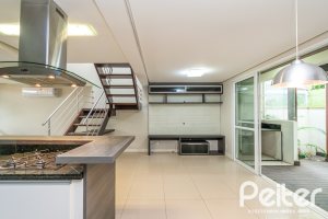 Casa em Condomínio à venda com 177m², 3 dormitórios, 1 suíte, 2 vagas, no bairro Ipanema em PORTO ALEGRE