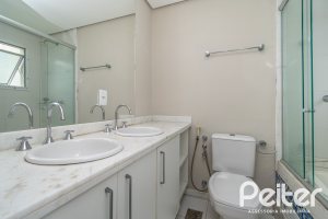 Casa em Condomínio à venda com 177m², 3 dormitórios, 1 suíte, 2 vagas, no bairro Ipanema em PORTO ALEGRE