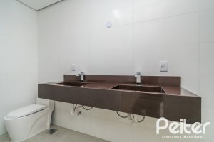 Casa à venda com 284m², 3 dormitórios, 1 suíte, 4 vagas, no bairro Tristeza em Porto Alegre