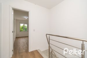 Casa à venda com 284m², 3 dormitórios, 1 suíte, 4 vagas, no bairro Tristeza em Porto Alegre