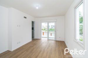 Casa à venda com 284m², 3 dormitórios, 1 suíte, 4 vagas, no bairro Tristeza em Porto Alegre