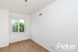 Casa à venda com 284m², 3 dormitórios, 1 suíte, 4 vagas, no bairro Tristeza em Porto Alegre