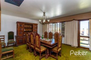 Casa à venda com 564m², 5 dormitórios, 2 suítes, 4 vagas, no bairro Vila Assunção em Porto Alegre