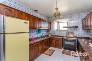 Casa à venda com 564m², 5 dormitórios, 2 suítes, 4 vagas, no bairro Vila Assunção em Porto Alegre