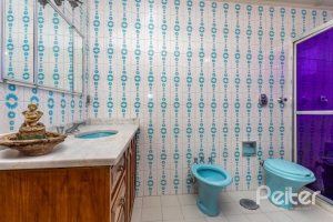 Casa à venda com 564m², 5 dormitórios, 2 suítes, 4 vagas, no bairro Vila Assunção em Porto Alegre