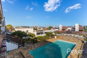 Casa à venda com 564m², 5 dormitórios, 2 suítes, 4 vagas, no bairro Vila Assunção em Porto Alegre