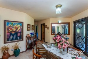 Casa à venda com 600m², 4 dormitórios, 4 suítes, 4 vagas, no bairro Vila Conceição em Porto Alegre