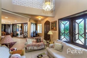 Casa à venda com 600m², 4 dormitórios, 4 suítes, 4 vagas, no bairro Vila Conceição em Porto Alegre