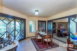 Casa à venda com 600m², 4 dormitórios, 4 suítes, 4 vagas, no bairro Vila Conceição em Porto Alegre