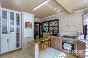 Casa à venda com 600m², 4 dormitórios, 4 suítes, 4 vagas, no bairro Vila Conceição em Porto Alegre