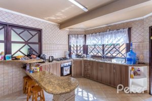 Casa à venda com 600m², 4 dormitórios, 4 suítes, 4 vagas, no bairro Vila Conceição em Porto Alegre