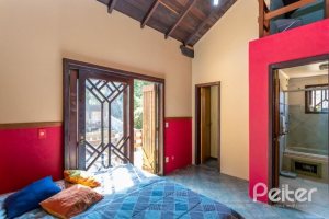 Casa à venda com 600m², 4 dormitórios, 4 suítes, 4 vagas, no bairro Vila Conceição em Porto Alegre