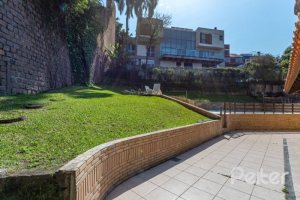 Casa à venda com 600m², 4 dormitórios, 4 suítes, 4 vagas, no bairro Vila Conceição em Porto Alegre