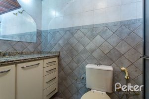 Casa à venda com 600m², 4 dormitórios, 4 suítes, 4 vagas, no bairro Vila Conceição em Porto Alegre