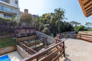 Casa à venda com 600m², 4 dormitórios, 4 suítes, 4 vagas, no bairro Vila Conceição em Porto Alegre