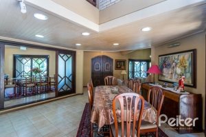 Casa à venda com 600m², 4 dormitórios, 4 suítes, 4 vagas, no bairro Vila Conceição em Porto Alegre