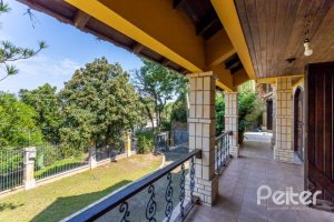 Casa à venda com 600m², 4 dormitórios, 4 suítes, 4 vagas, no bairro Vila Conceição em Porto Alegre