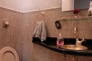 Casa à venda com 351m², 4 dormitórios, 1 suíte, 2 vagas, no bairro Ipanema em Porto Alegre