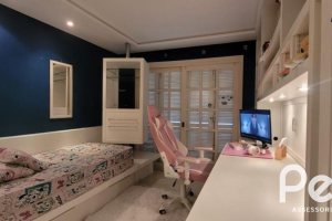 Casa à venda com 351m², 4 dormitórios, 1 suíte, 2 vagas, no bairro Ipanema em Porto Alegre