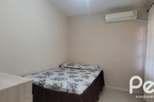 Casa à venda com 351m², 4 dormitórios, 1 suíte, 2 vagas, no bairro Ipanema em Porto Alegre