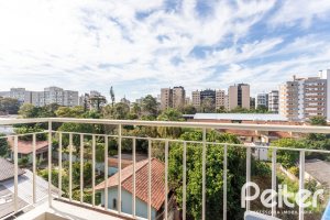 Apartamento à venda com 42m², 1 dormitório, 1 vaga, no bairro Tristeza em Porto Alegre