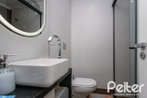 Apartamento à venda com 42m², 1 dormitório, 1 vaga, no bairro Tristeza em Porto Alegre