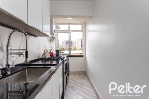 Apartamento à venda com 42m², 1 dormitório, 1 vaga, no bairro Tristeza em Porto Alegre
