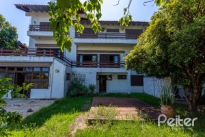 Casa à venda com 519m², 4 dormitórios, 4 suítes, 4 vagas, no bairro Vila Assuncao em Porto Alegre