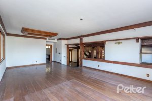 Casa à venda com 519m², 4 dormitórios, 4 suítes, 4 vagas, no bairro Vila Assuncao em Porto Alegre