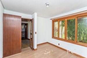 Casa à venda com 519m², 4 dormitórios, 4 suítes, 4 vagas, no bairro Vila Assuncao em Porto Alegre