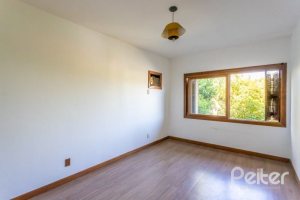 Casa à venda com 519m², 4 dormitórios, 4 suítes, 4 vagas, no bairro Vila Assuncao em Porto Alegre