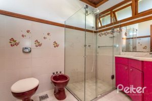 Casa à venda com 519m², 4 dormitórios, 4 suítes, 4 vagas, no bairro Vila Assuncao em Porto Alegre