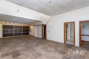 Casa à venda com 519m², 4 dormitórios, 4 suítes, 4 vagas, no bairro Vila Assuncao em Porto Alegre