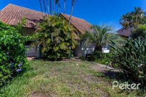 Casa à venda com 519m², 4 dormitórios, 4 suítes, 4 vagas, no bairro Vila Assuncao em Porto Alegre