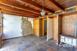 Casa à venda com 519m², 4 dormitórios, 4 suítes, 4 vagas, no bairro Vila Assuncao em Porto Alegre