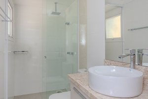 Casa em Condomínio à venda com 304m², 4 dormitórios, 4 suítes, 3 vagas, no bairro Tristeza em Porto Alegre