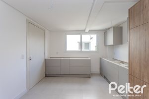 Casa em Condomínio à venda com 280m², 4 dormitórios, 4 suítes, 3 vagas, no bairro Tristeza em Porto Alegre